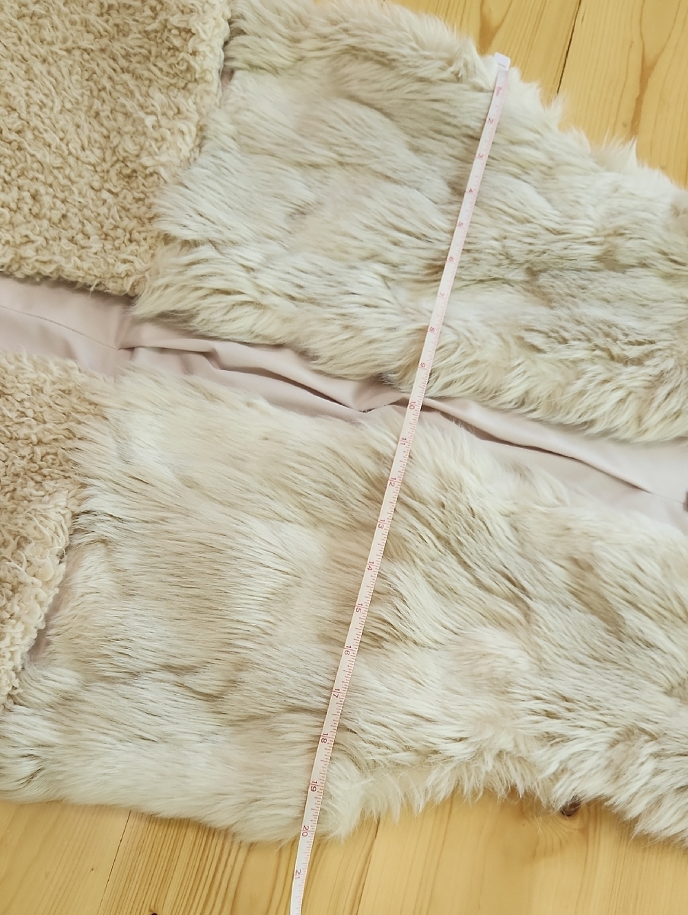 Hinge Women’s Faux Fur Vest Classy Contemporary Versatile Sherpa in Cream OSFM - Picture 14 of 15